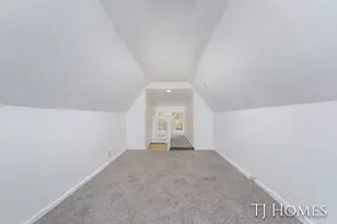 1061 E Forest Ave, Muskegon, MI 49442 - Photo 18