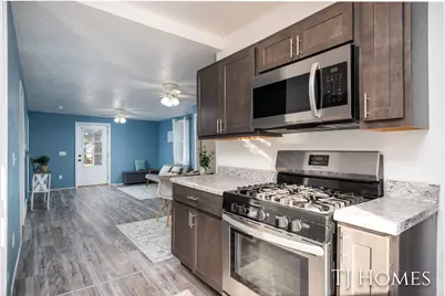 1061 E Forest Avenue, Muskegon, MI 49442 - Photo 10