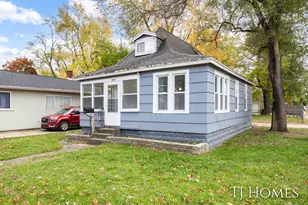 1061 E Forest Ave, Muskegon, MI 49442 - Photo 28