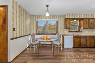 6374 Clover Ln, Jenison, MI 49428 - Photo 8