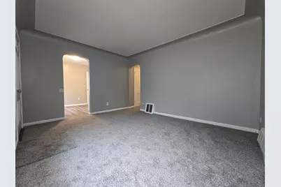 4506 Syracuse Street, Dearborn Heights, MI 48125 - Photo 4