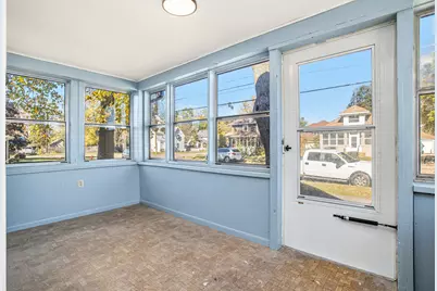 127 W Argyle Street, Jackson, MI 49202 - Photo 2