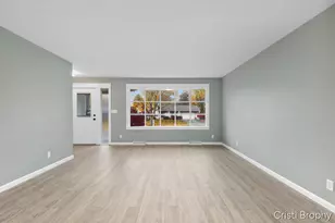 2538 Berwyck Rd SE, Grand Rapids, MI 49506 - Photo 2