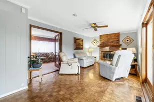 8670 Tamarack Dr, Shelby Twp, MI 48317 - Photo 4