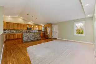 702 S Oak St, Buchanan, MI 49107 - Photo 4