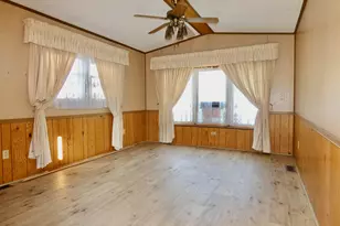 3900 W Jefferson Ave, Trenton, MI 48183 - Photo 8