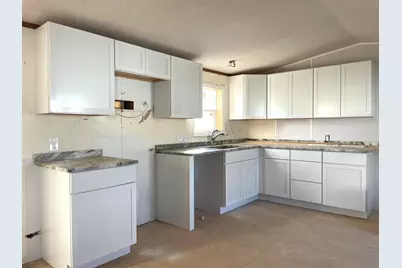 3900 W Jefferson Avenue, Trenton, MI 48183 - Photo 4