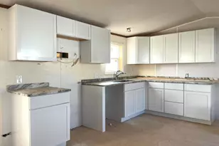 3900 W Jefferson Ave, Trenton, MI 48183 - Photo 4