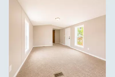 3900 W Jefferson Avenue, Trenton, MI 48183 - Photo 8