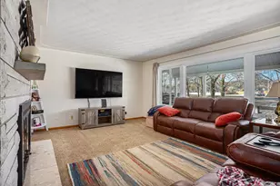 19596 Capital Ave NE, Battle Creek, MI 49017 - Photo 4