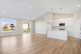 11913 Smithfield Dr, Holland, MI 49424 - Photo 8