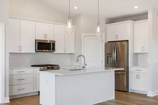 11913 Smithfield Dr, Holland, MI 49424 - Photo 14