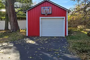 180 Reading Ave, Hillsdale, MI 49242 - Photo 2