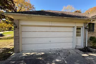 5218 Cherokee Ct, Troy, MI 48098 - Photo 12