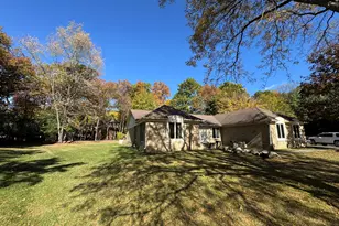 5218 Cherokee Ct, Troy, MI 48098 - Photo 2