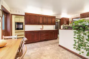 9453 Whispering Pines Dr, Saline, MI 48176 - Photo 10