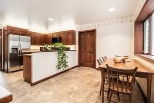 9453 Whispering Pines Dr, Saline, MI 48176 - Photo 8