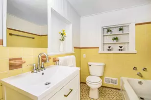 1505 Carl Breeding Wy, Jackson, MI 49203 - Photo 8