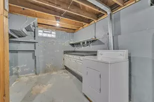 56733 Grand River Ave, New Hudson, MI 48165 - Photo 34