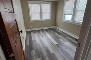 519 Seymour Ave, Jackson, MI 49202 - Photo 2