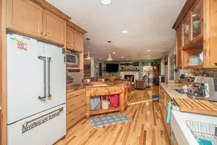 89 S Division Ave, Holland, MI 49424 - Photo 16