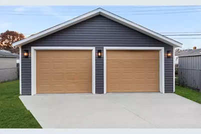 23039 Cushing Avenue, Eastpointe, MI 48021 - Photo 12