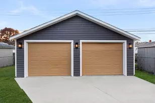 23039 Cushing Ave, Eastpointe, MI 48021 - Photo 12