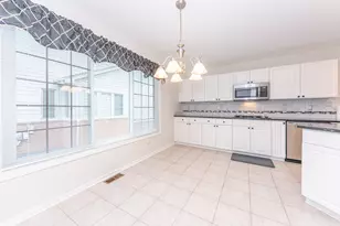 17200 Lake View Cir, Northville, MI 48168 - Photo 18