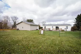 196 E Peck Lake Rd, Ionia, MI 48846 - Photo 4