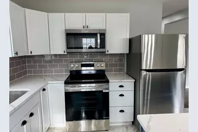 3820 Lowcroft Avenue, Lansing, MI 48910 - Photo 6