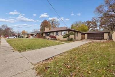1325 32nd Street SW, Wyoming, MI 49509 - Photo 2