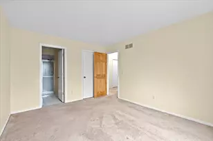 44750 Bayview Dr, Novi, MI 48377 - Photo 16