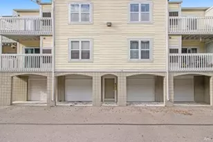 2233 S Huron Pkwy, Ann Arbor, MI 48104 - Photo 2
