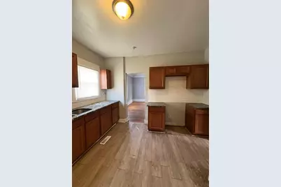 81 Woodland Street, Detroit, MI 48202 - Photo 2
