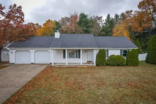 1608 Hampstead Dr, Muskegon, MI 49445 - Photo 2