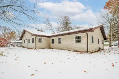 5081 Woodward Avenue, Coloma, MI 49038 - Photo 4