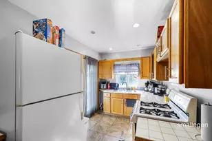 1085 E Larch Ave, Muskegon, MI 49442 - Photo 10