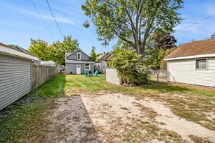 420 Robert St, Ludington, MI 49431 - Photo 6