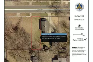 217 Parkway Dr, Battle Creek, MI 49037 - Photo 1