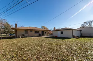 14483 Garden St, Livonia, MI 48154 - Photo 6