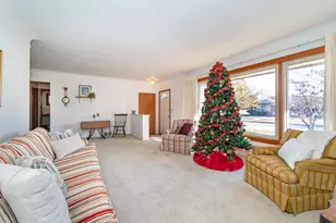 14483 Garden St, Livonia, MI 48154 - Photo 10