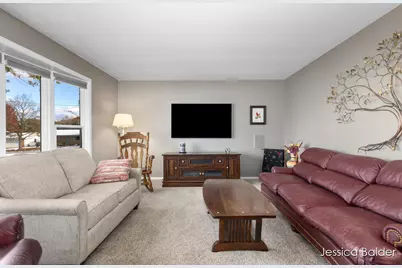 6908 Marshall Avenue SE, Grand Rapids, MI 49508 - Photo 4