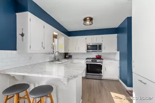 6908 Marshall Ave SE, Grand Rapids, MI 49508 - Photo 8