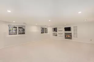 3670 Henry St, Norton Shores, MI 49441 - Photo 22