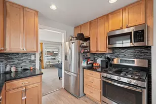 29717 Hanover Ave, Westland, MI 48186 - Photo 8