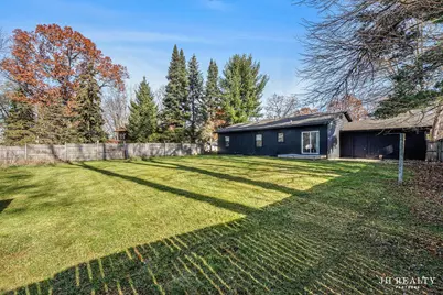 2027 Joan Avenue NE, Grand Rapids, MI 49505 - Photo 4