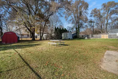 91 N Cedar Avenue, Battle Creek, MI 49037 - Photo 16