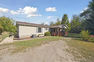 6838 Moreland Rd, Jonesville, MI 49250 - Photo 2