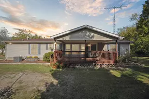 6838 Moreland Rd, Jonesville, MI 49250 - Photo 4