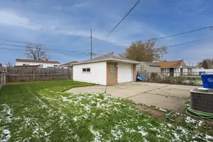 8261 Gerald Ave, Warren, MI 48093 - Photo 16